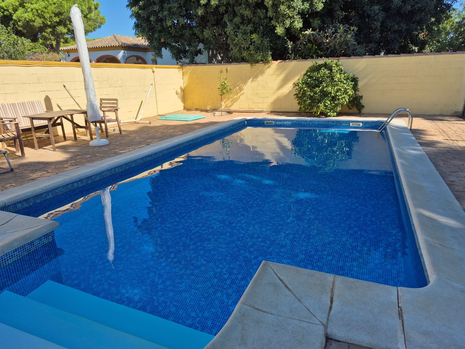 4 bedroom Villa for sale in Chiclana de la Frontera with pool - € 360,000 (Ref: 9972313)