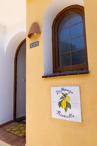 Villa/Maison Semi-Mitoyenne de 2 chambres à louer à Atamaría, Carthagène avec piscine garage - 1 950 € (Ref: 9263948)