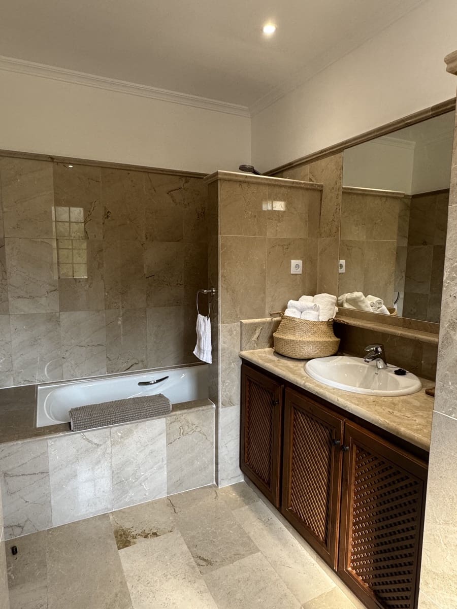 2 sypialnia Dom blizniak do wynajęcia w Atamaria z basenem garażem - 1 950 € (Ref: 9263948)