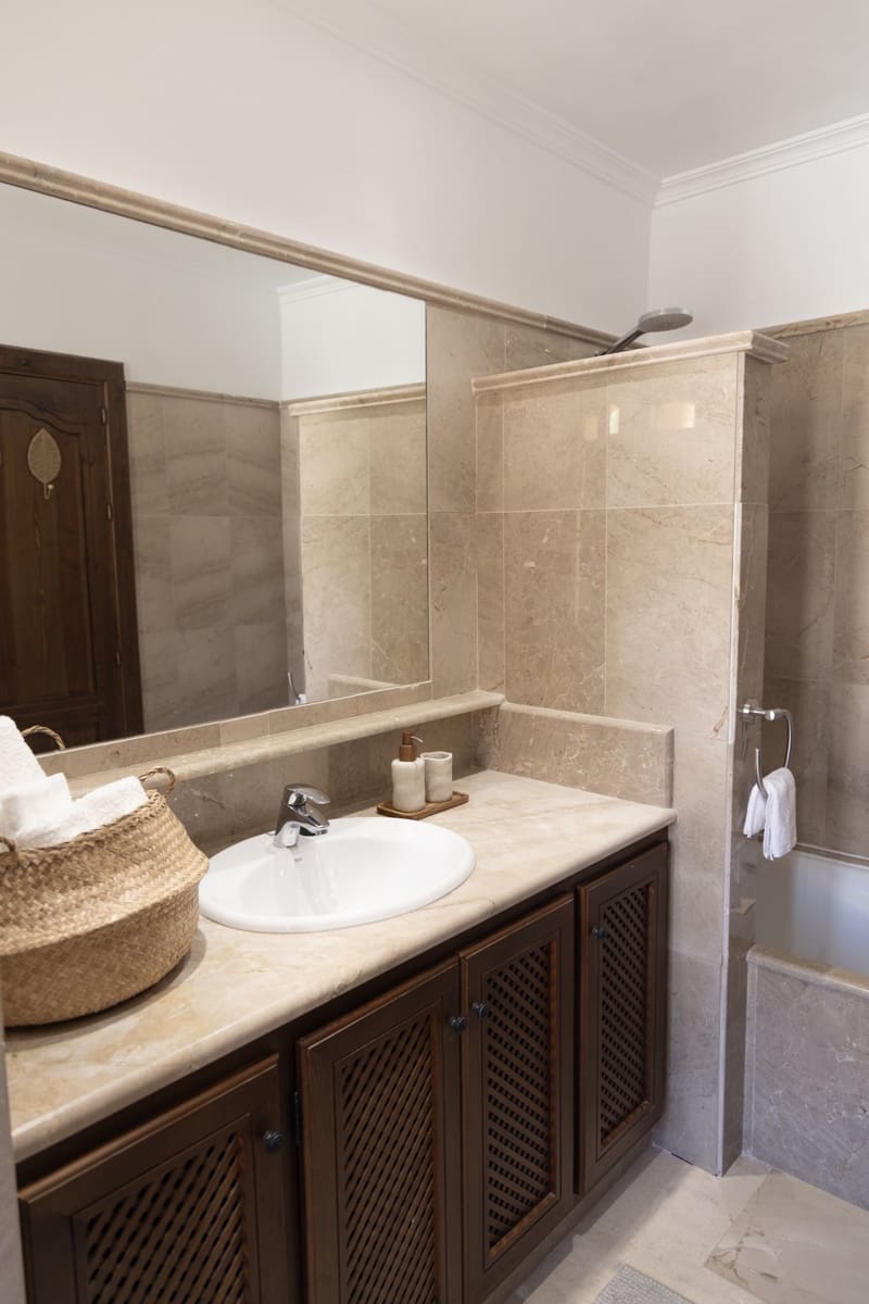 2 sypialnia Dom blizniak do wynajęcia w Atamaria z basenem garażem - 1 950 € (Ref: 9263948)