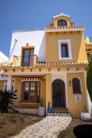 Villa/Maison Semi-Mitoyenne de 2 chambres à louer à Atamaría, Carthagène avec piscine garage - 1 950 € (Ref: 9263948)