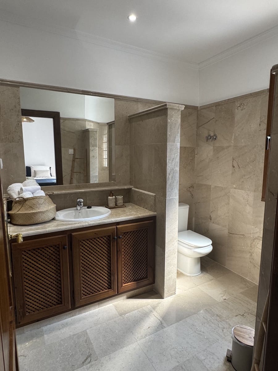 2 sypialnia Dom blizniak do wynajęcia w Atamaria z basenem garażem - 1 950 € (Ref: 9263948)