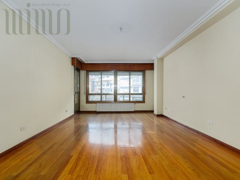 Piso de 5 habitaciones en Vigo en venta con garaje - 399.000 € (Ref: 9276592)