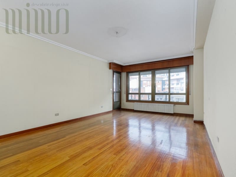Piso de 5 habitaciones en Vigo en venta con garaje - 399.000 € (Ref: 9276592)