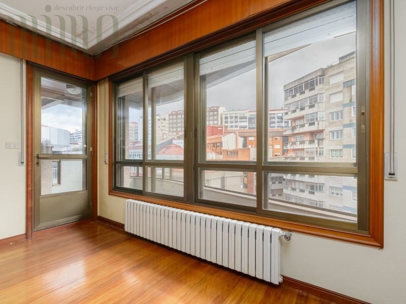 Piso de 5 habitaciones en Vigo en venta con garaje - 399.000 € (Ref: 9276592)
