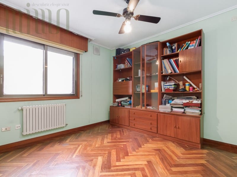 Piso de 5 habitaciones en Vigo en venta con garaje - 399.000 € (Ref: 9276592)