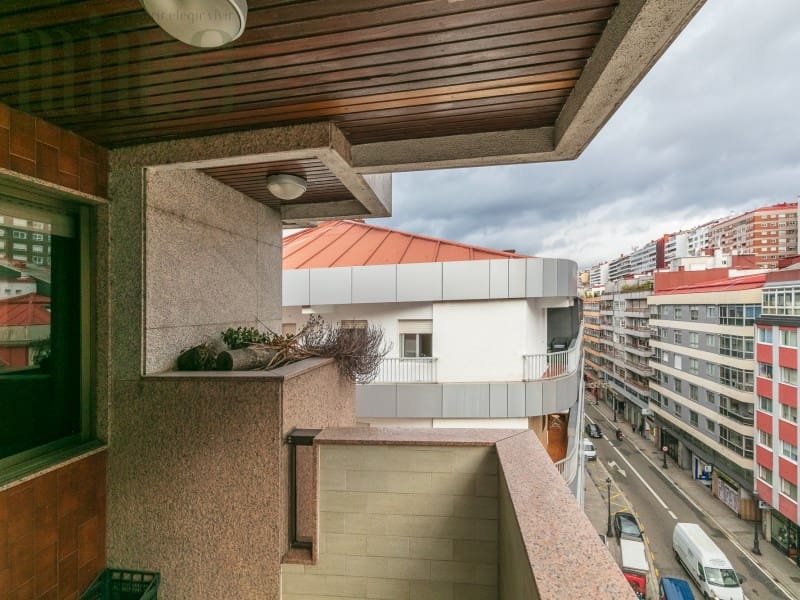 Piso de 5 habitaciones en Vigo en venta con garaje - 399.000 € (Ref: 9276592)