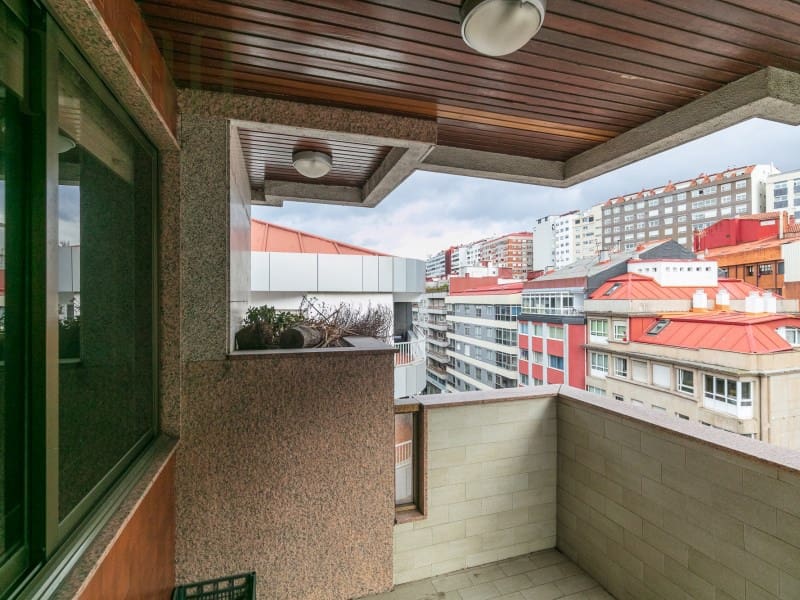 Piso de 5 habitaciones en Vigo en venta con garaje - 399.000 € (Ref: 9276592)