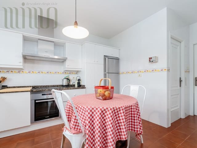 4 bedroom Villa for sale in Moaña with pool garage - € 647,000 (Ref: 9276593)