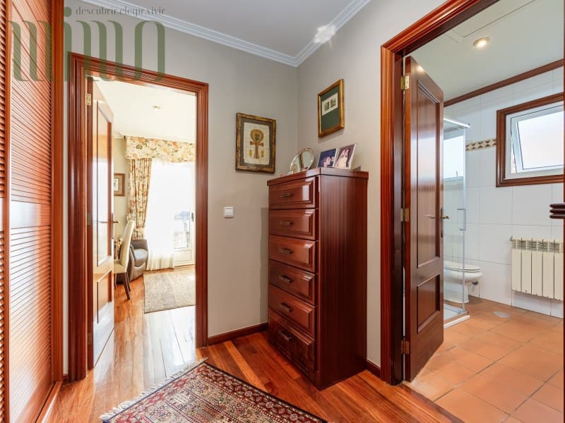 4 soverom Villa til salgs i Vigo med svømmebasseng garasje - € 650 000 (Ref: 9296777)