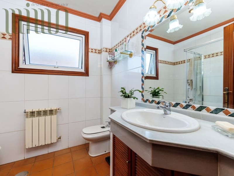 4 soverom Villa til salgs i Vigo med svømmebasseng garasje - € 650 000 (Ref: 9296777)