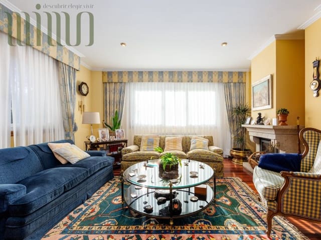 4 bedroom Villa for sale in Vigo with pool garage - € 650,000 (Ref: 9296777)