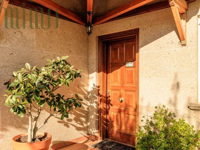 4 bedroom Villa for sale in Vigo with pool garage - € 650,000 (Ref: 9296777)