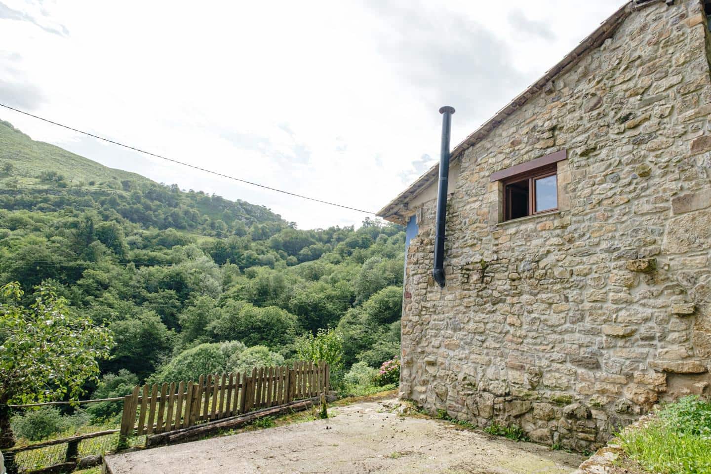 3 bedroom Finca/Country House for sale in Infiesto - € 104,000 (Ref: 9314314)