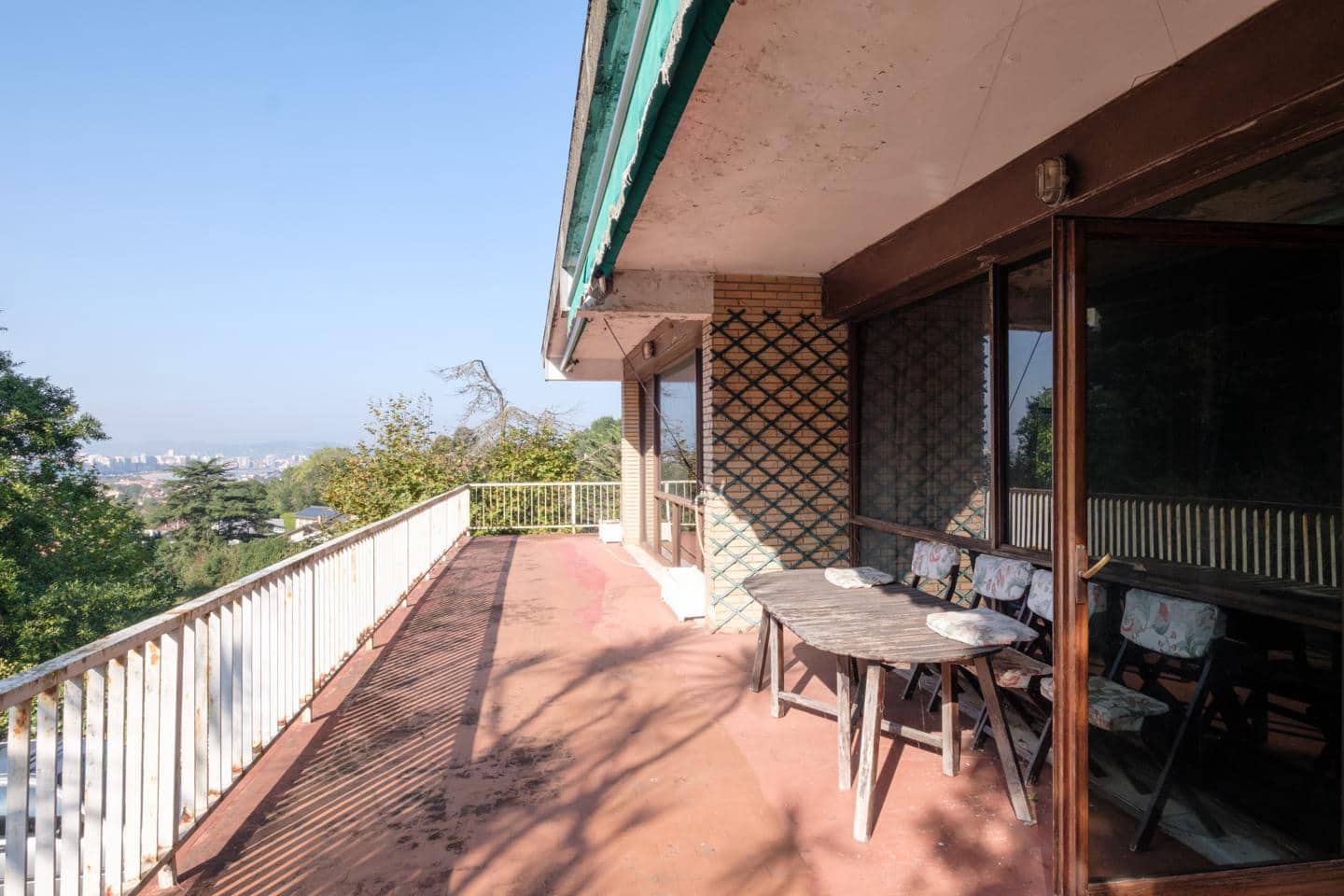 7 bedroom Villa for sale in Gijon with garage - € 1,075,000 (Ref: 9371432)