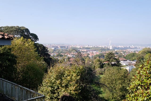 7 soveværelse Villa til salg i Gijón med garage - € 1.075.000 (Ref: 9371432)