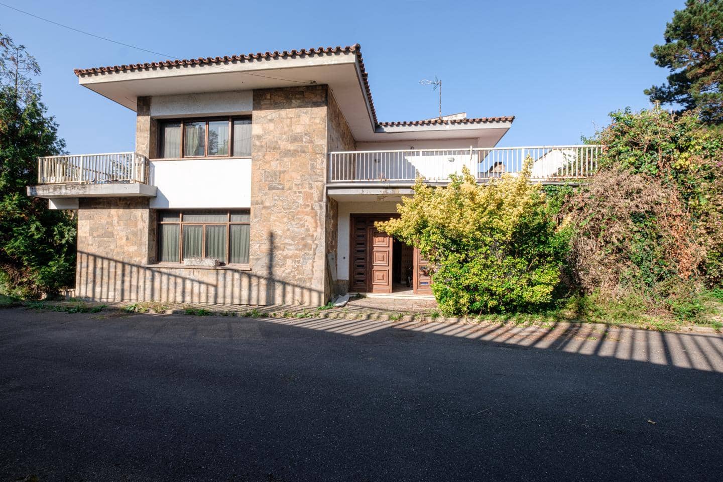 7 bedroom Villa for sale in Gijon with garage - € 1,075,000 (Ref: 9371432)