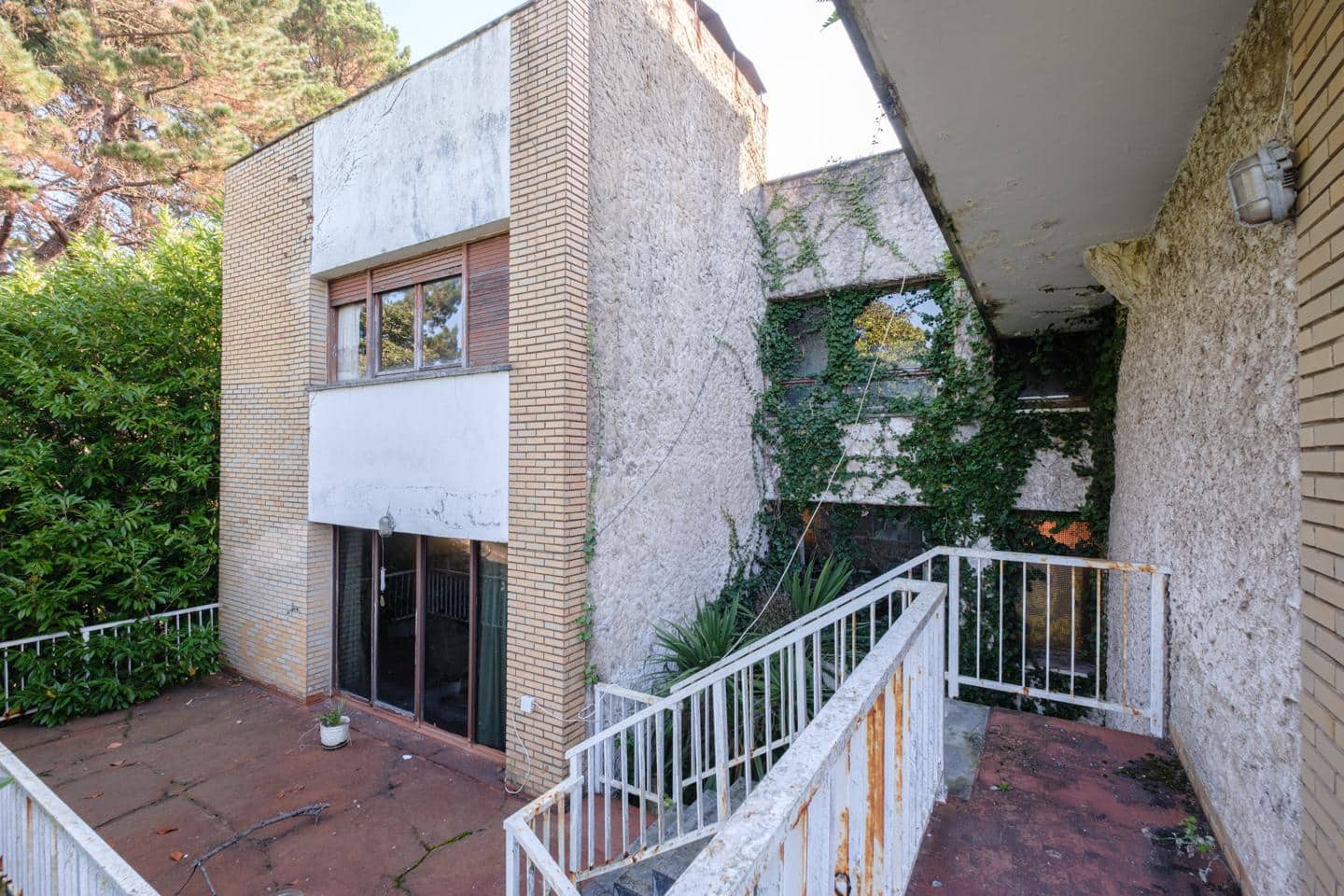 7 bedroom Villa for sale in Gijon with garage - € 1,075,000 (Ref: 9371432)