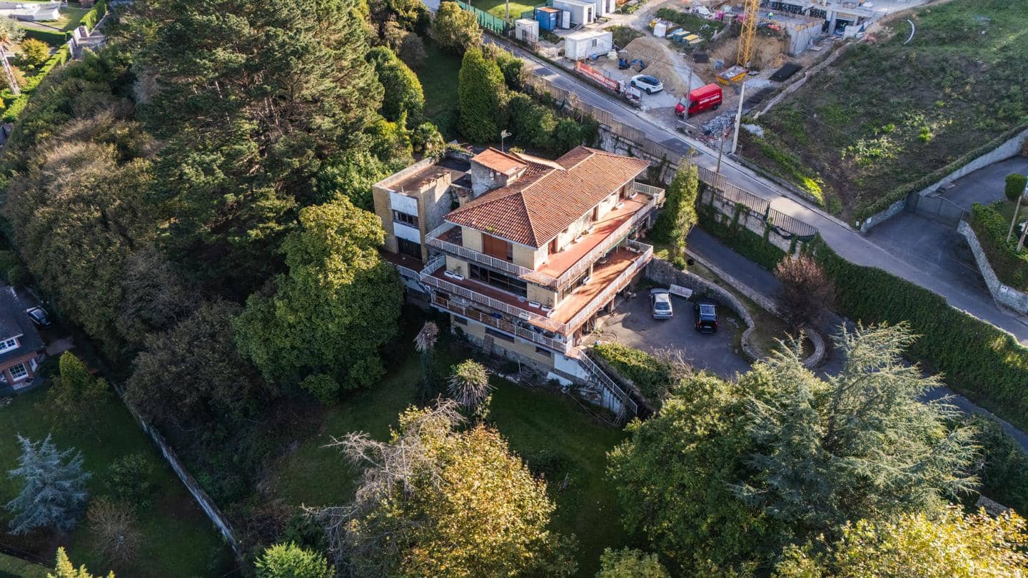 7 bedroom Villa for sale in Gijon with garage - € 1,075,000 (Ref: 9371432)