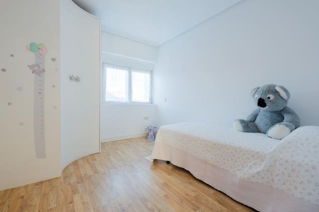 3 soveværelse Lejlighed til salg i Centro Urbano, Gijón - € 159.000 (Ref: 9451141)