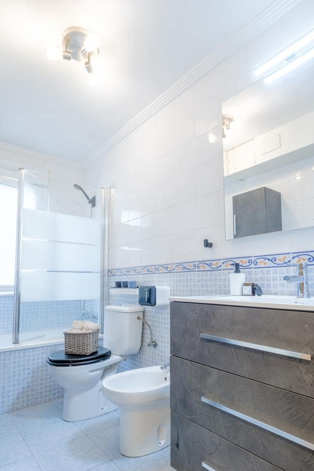 3 bedroom Flat for sale in Gijon - € 165,000 (Ref: 9500163)