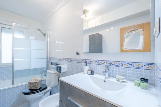 3 slaapkamer Flat te koop in Centro Urbano, Gijón - € 165.000 (Ref: 9500163)