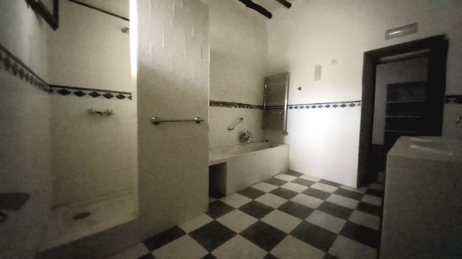 8 sypialnia Dom na sprzedaż w Castaras z garażem - 270 000 € (Ref: 9265631)