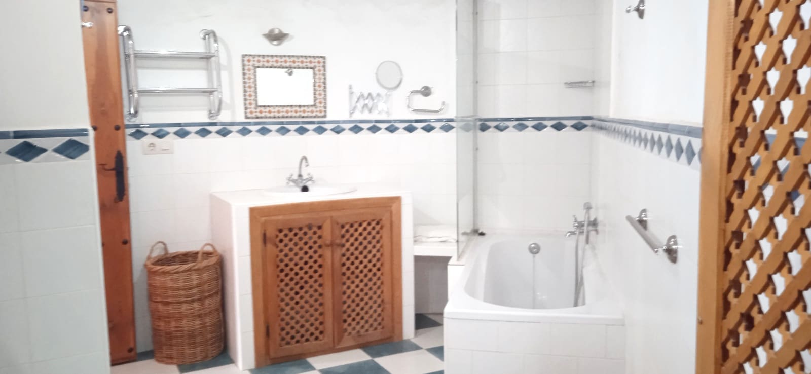 8 sypialnia Dom na sprzedaż w Castaras z garażem - 270 000 € (Ref: 9265631)