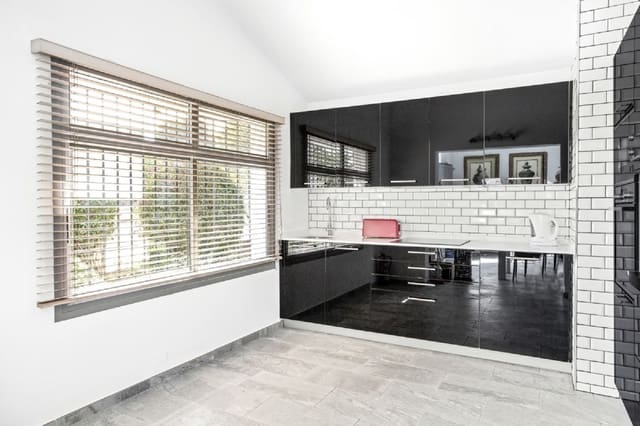 3 makuuhuone Huvila myytävänä paikassa Elviria, Marbella mukana uima-altaan - 599 000 € (Ref: 9267765)