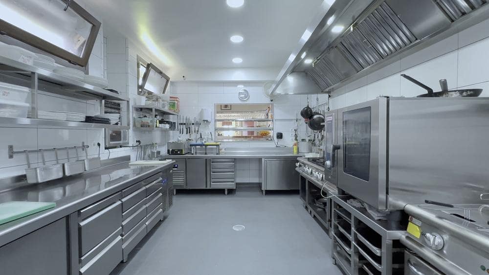 7 soveværelse Restaurant/Bar til salg i Nerja med garage - € 2.770.000 (Ref: 9279585)