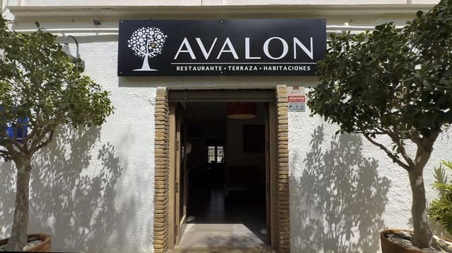 7 slaapkamer Restaurant/bar te koop in Chaparil - Torrecilla - Punta Lara, Nerja met garage - € 2.770.000 (Ref: 9279585)