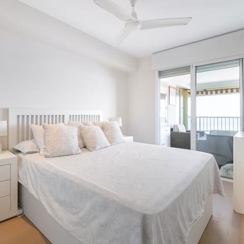 3 quarto Apartamento para venda em Playa de San Juan, Alicante cidade com piscina garagem - 449 000 € (Ref: 9449919)