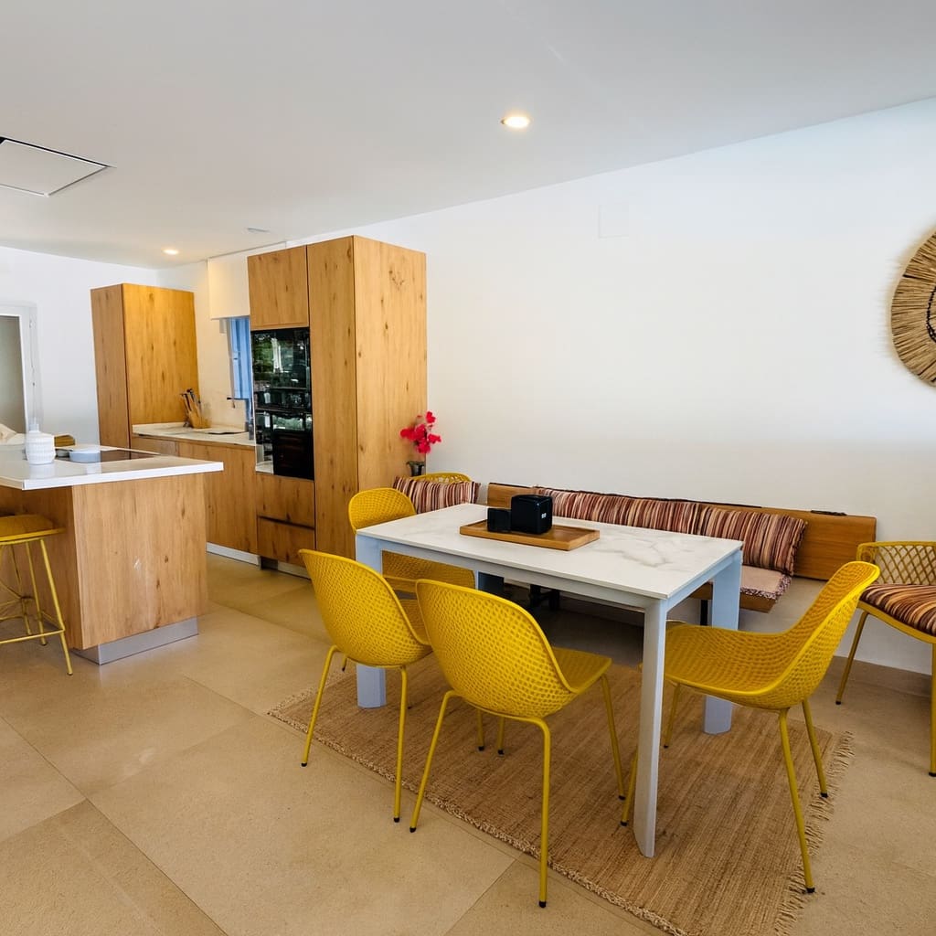 3 quarto Moradia para venda em El Campello com piscina - 590 000 € (Ref: 9452936)