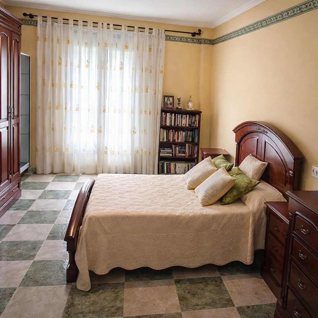 6 bedroom Villa for sale in Campillo de Arenas with garage - € 290,000 (Ref: 9605412)