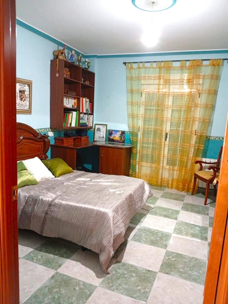 6 bedroom Villa for sale in Campillo de Arenas with garage - € 290,000 (Ref: 9605412)