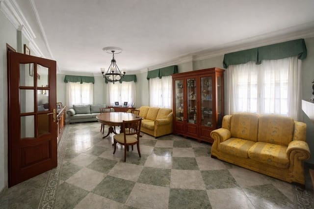 6 bedroom Villa for sale in Campillo de Arenas with garage - € 290,000 (Ref: 9605412)