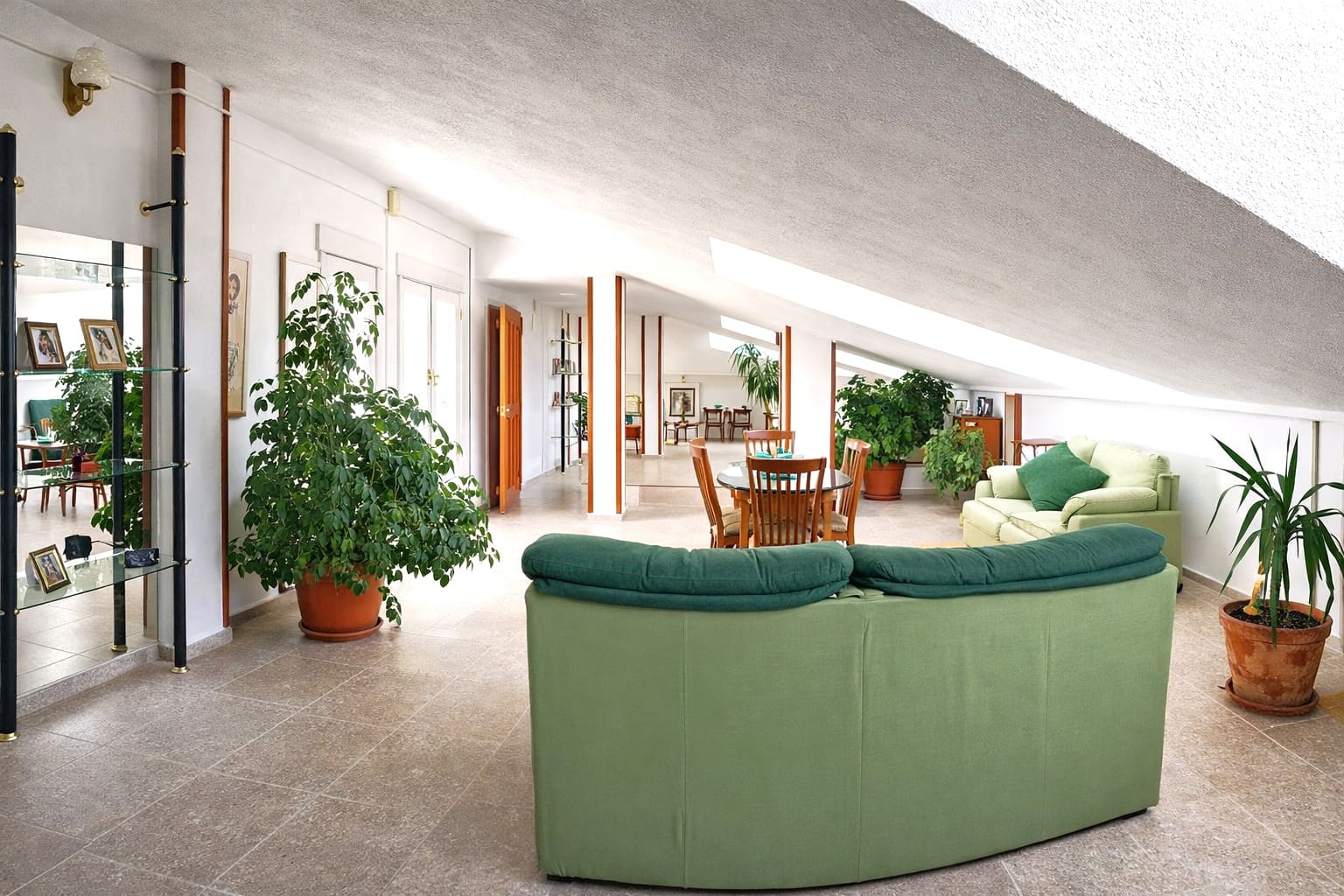 6 bedroom Villa for sale in Campillo de Arenas with garage - € 290,000 (Ref: 9605412)