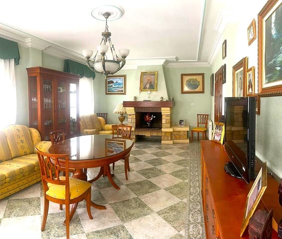 6 bedroom Villa for sale in Campillo de Arenas with garage - € 290,000 (Ref: 9605412)