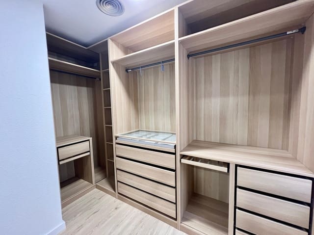 Piso de 3 habitaciones en Cartagena Ciudad, Cartagena en alquiler - 900 € (Ref: 9348410)