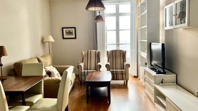 Piso de 2 habitaciones en Cartagena Ciudad, Cartagena en alquiler - 750 € (Ref: 9369148)