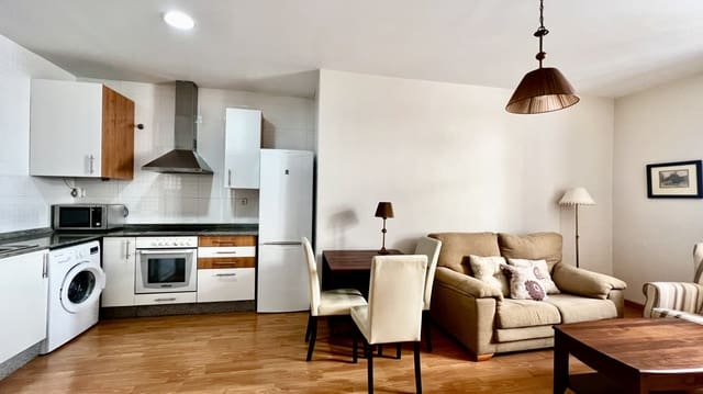 Piso de 2 habitaciones en Cartagena Ciudad, Cartagena en alquiler - 750 € (Ref: 9369148)