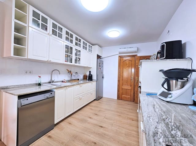 4 soverom Villa til salgs i La Unión med svømmebasseng garasje - € 480 000 (Ref: 9415111)