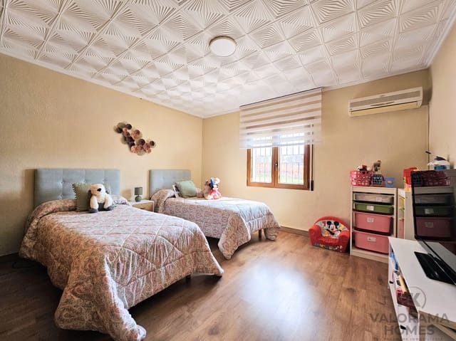 4 soverom Villa til salgs i La Unión med svømmebasseng garasje - € 480 000 (Ref: 9415111)