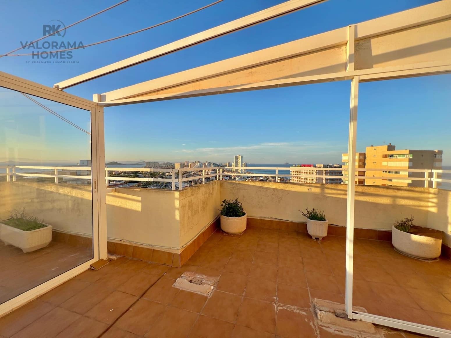 4 sovrum Lägenhet till salu i La Manga del Mar Menor med pool - 325 000 € (Ref: 9428177)