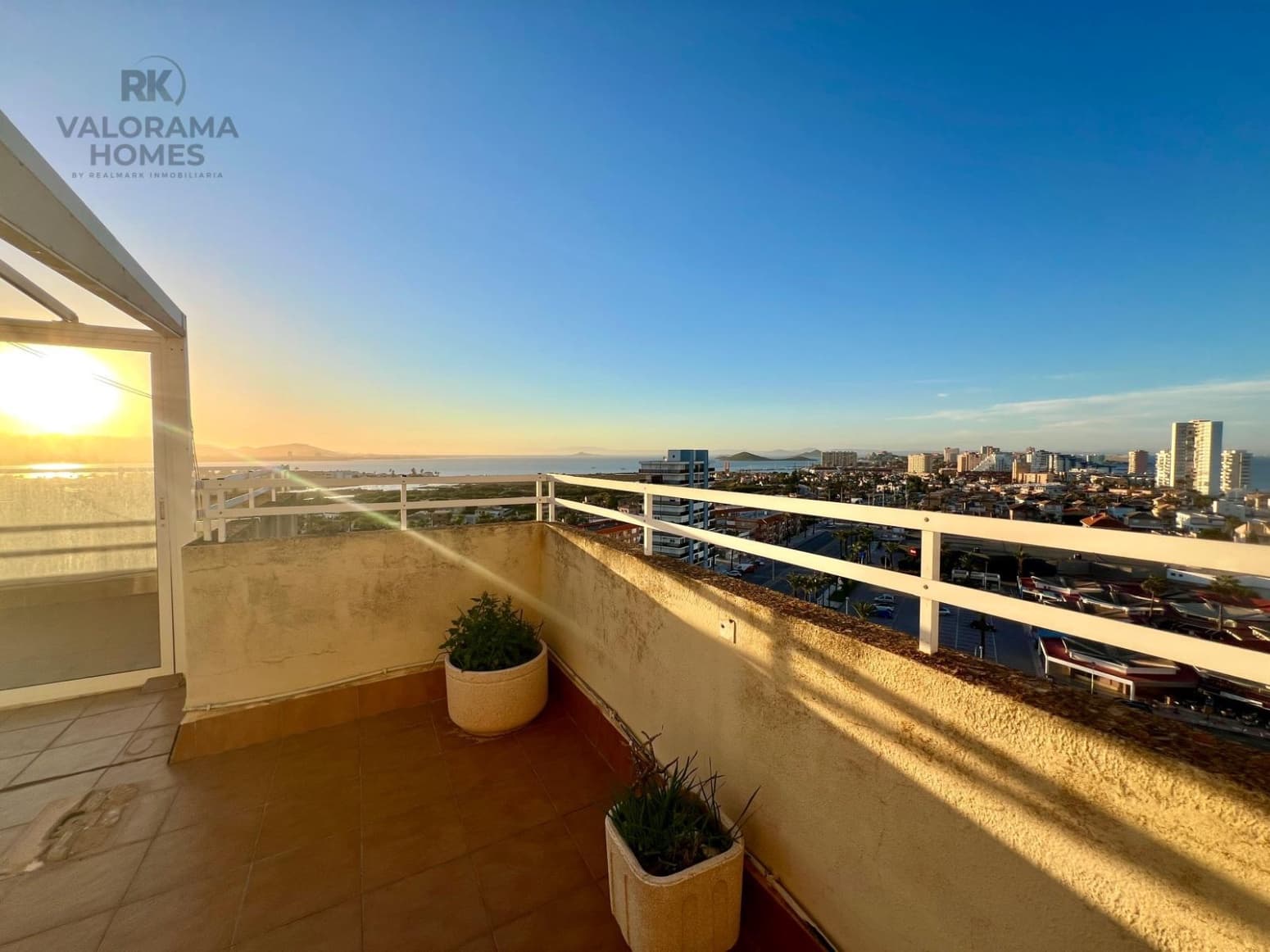 4 sovrum Lägenhet till salu i La Manga del Mar Menor med pool - 325 000 € (Ref: 9428177)