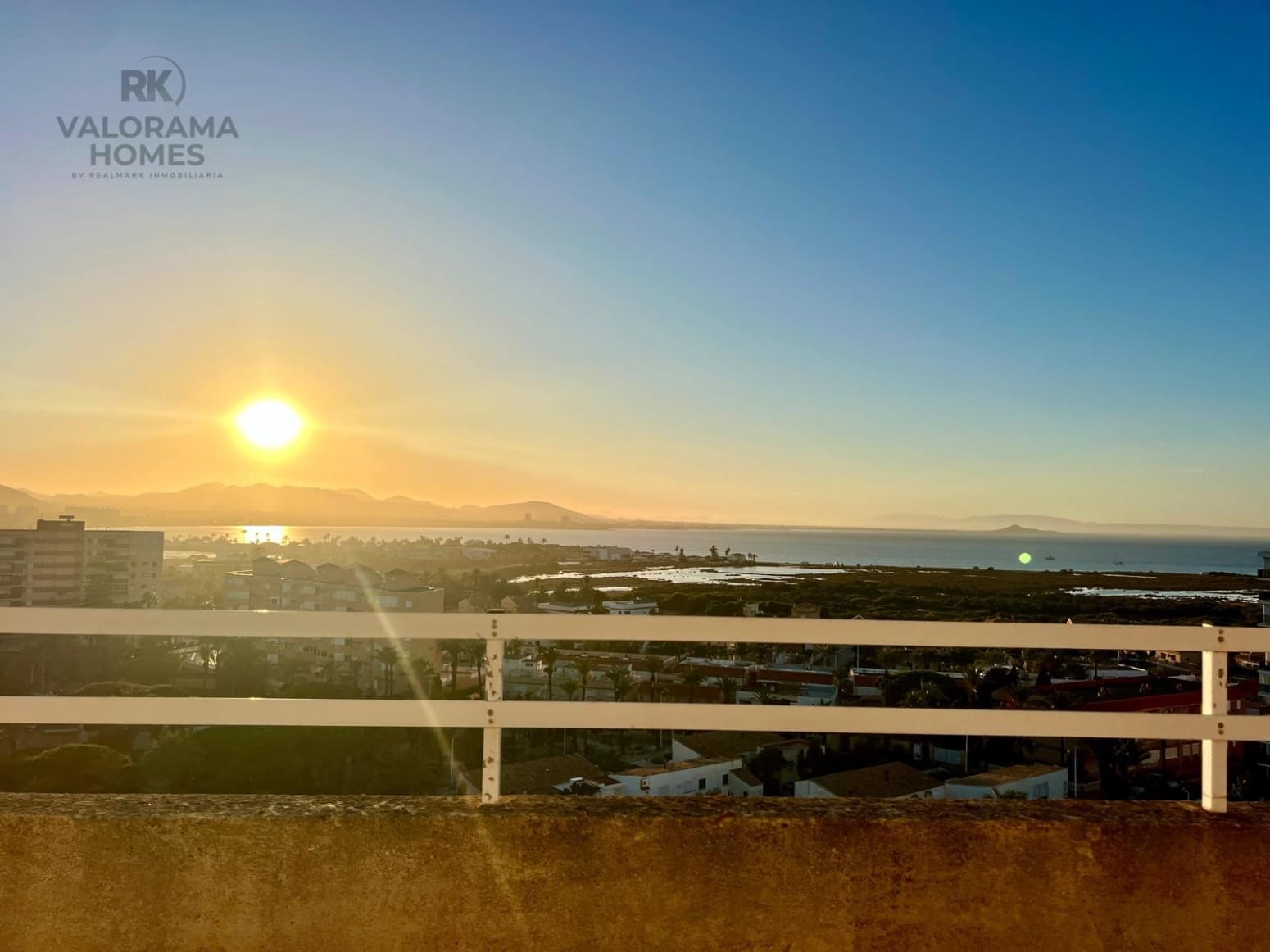 4 sovrum Lägenhet till salu i La Manga del Mar Menor med pool - 325 000 € (Ref: 9428177)