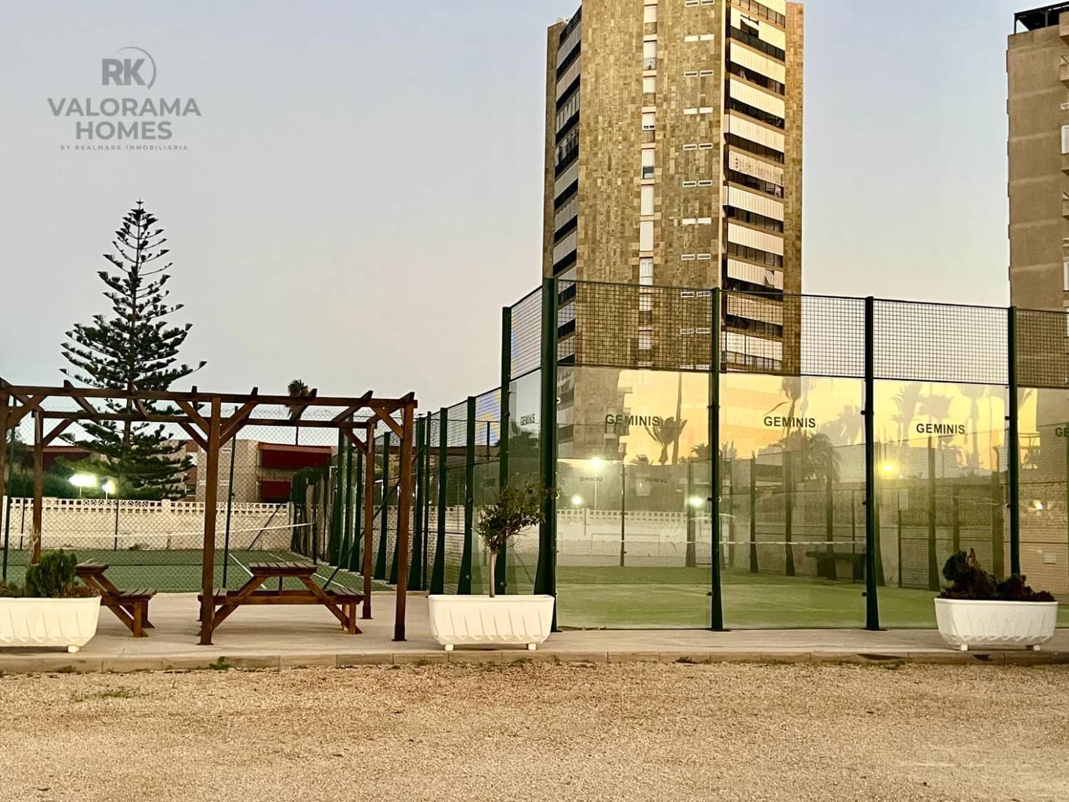 4 sovrum Lägenhet till salu i La Manga del Mar Menor med pool - 325 000 € (Ref: 9428177)