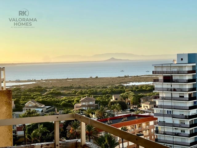 4 sovrum Lägenhet till salu i La Manga del Mar Menor med pool - 325 000 € (Ref: 9428177)