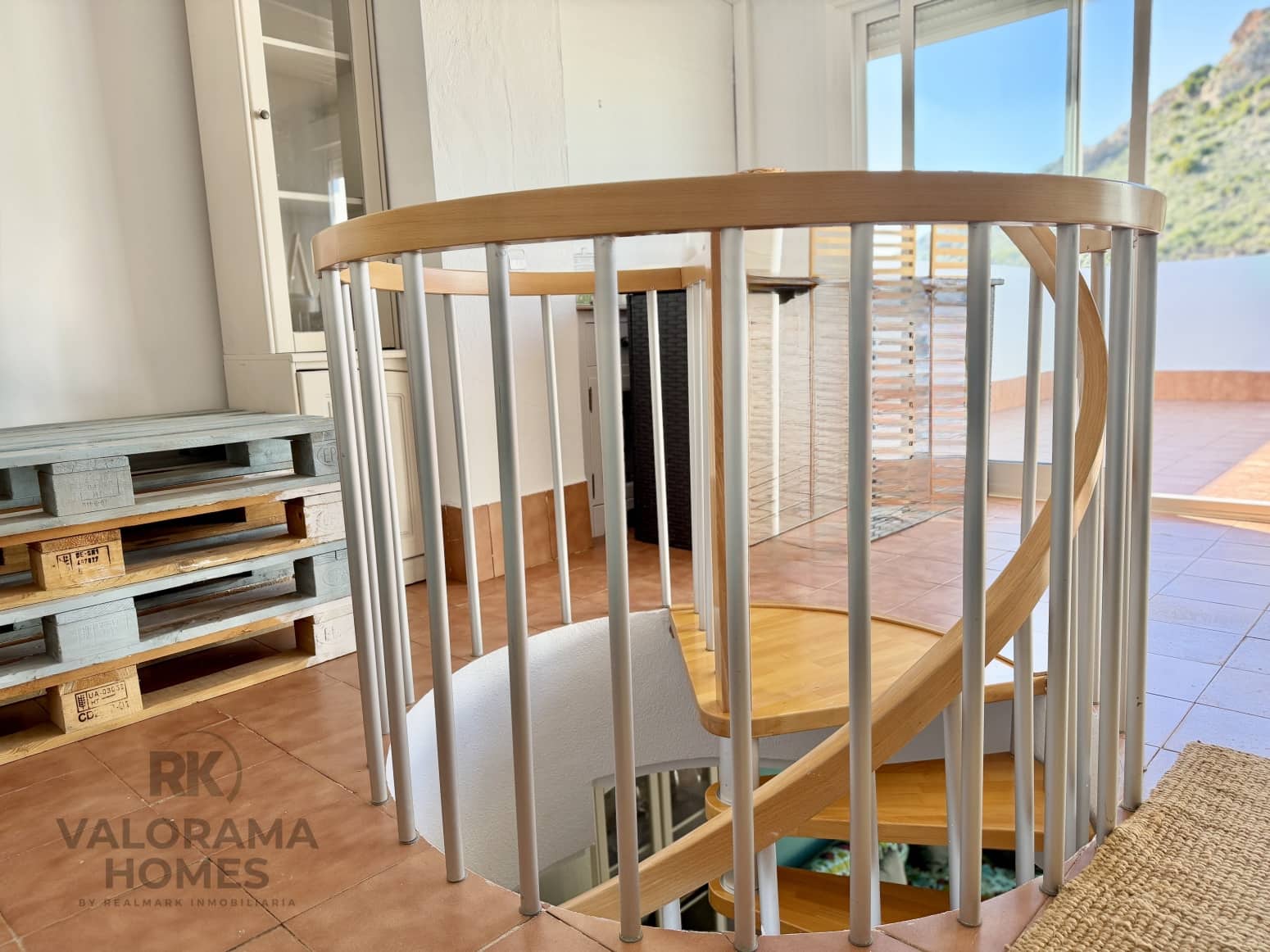 2 makuuhuone Asunto myytävänä paikassa Cala Flores mukana uima-altaan 
autotalli - 240 000 € (Ref: 9601341)