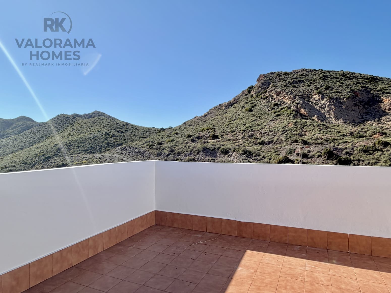 2 makuuhuone Asunto myytävänä paikassa Cala Flores mukana uima-altaan 
autotalli - 240 000 € (Ref: 9601341)